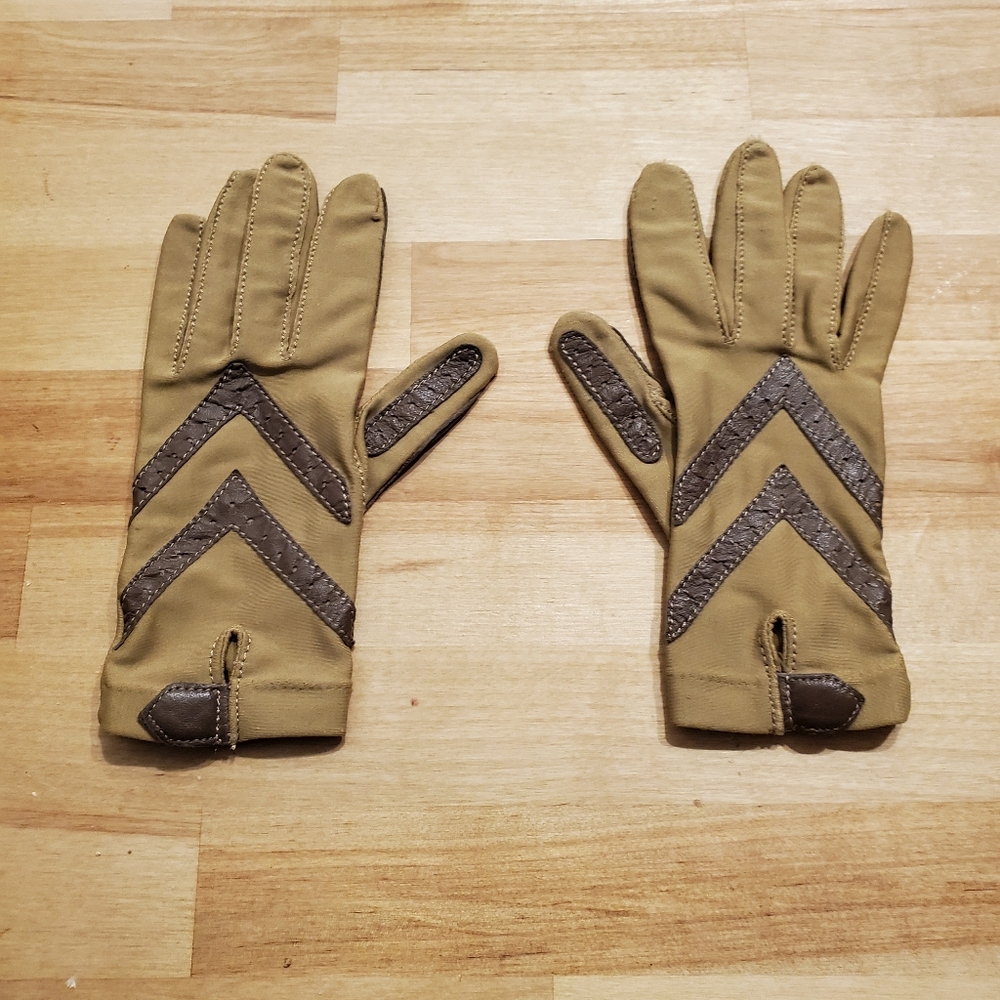 Vintage isoToner by Aris gloves. Vintage 80s. "One size". Women's med/small.